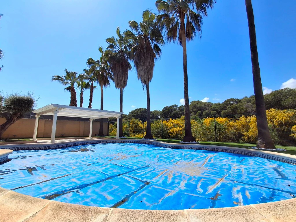 Villa zum verkauf in Dehesa De Campoamor