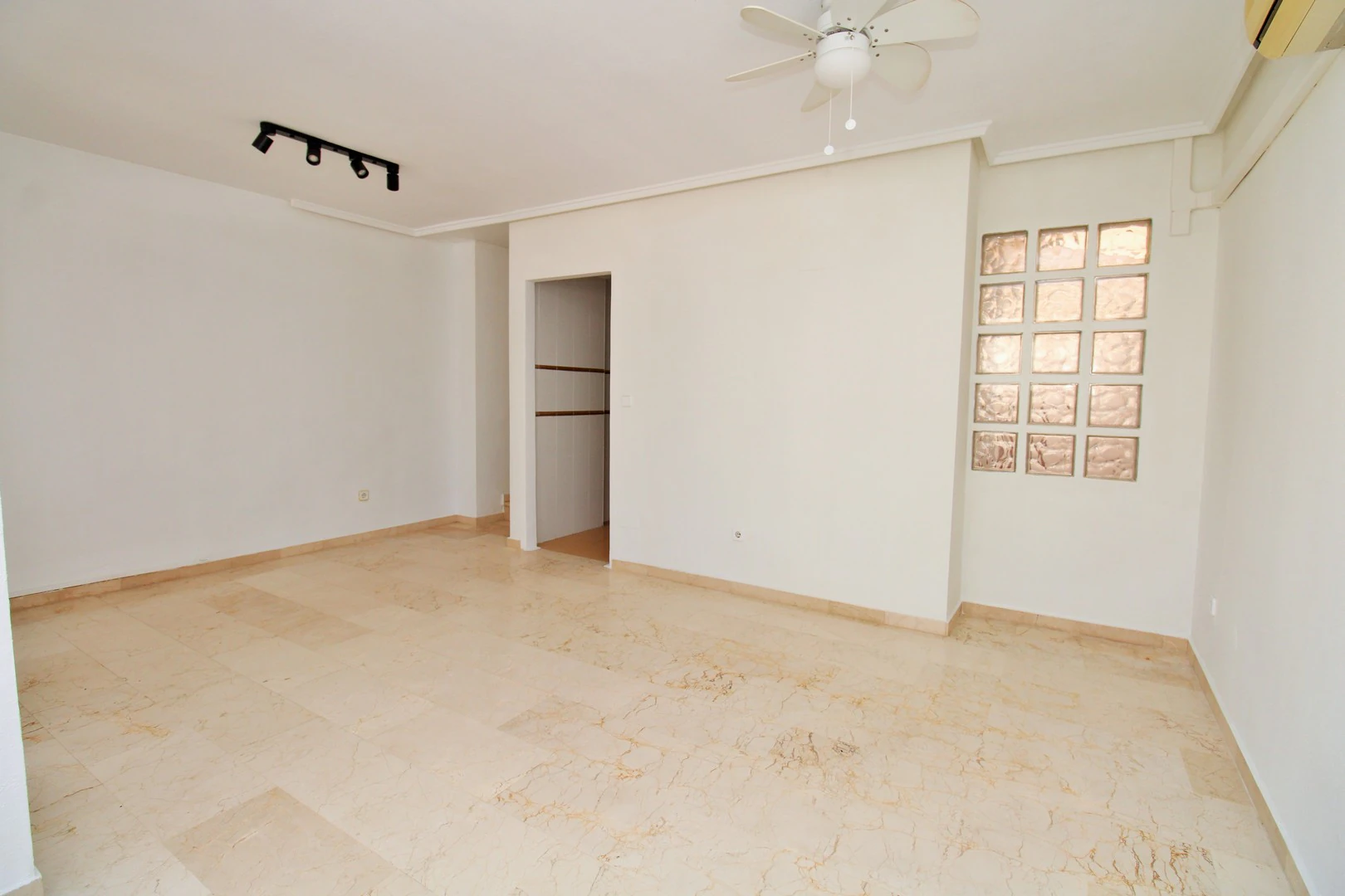 Geschakelde woning te verkoop in Villamartin