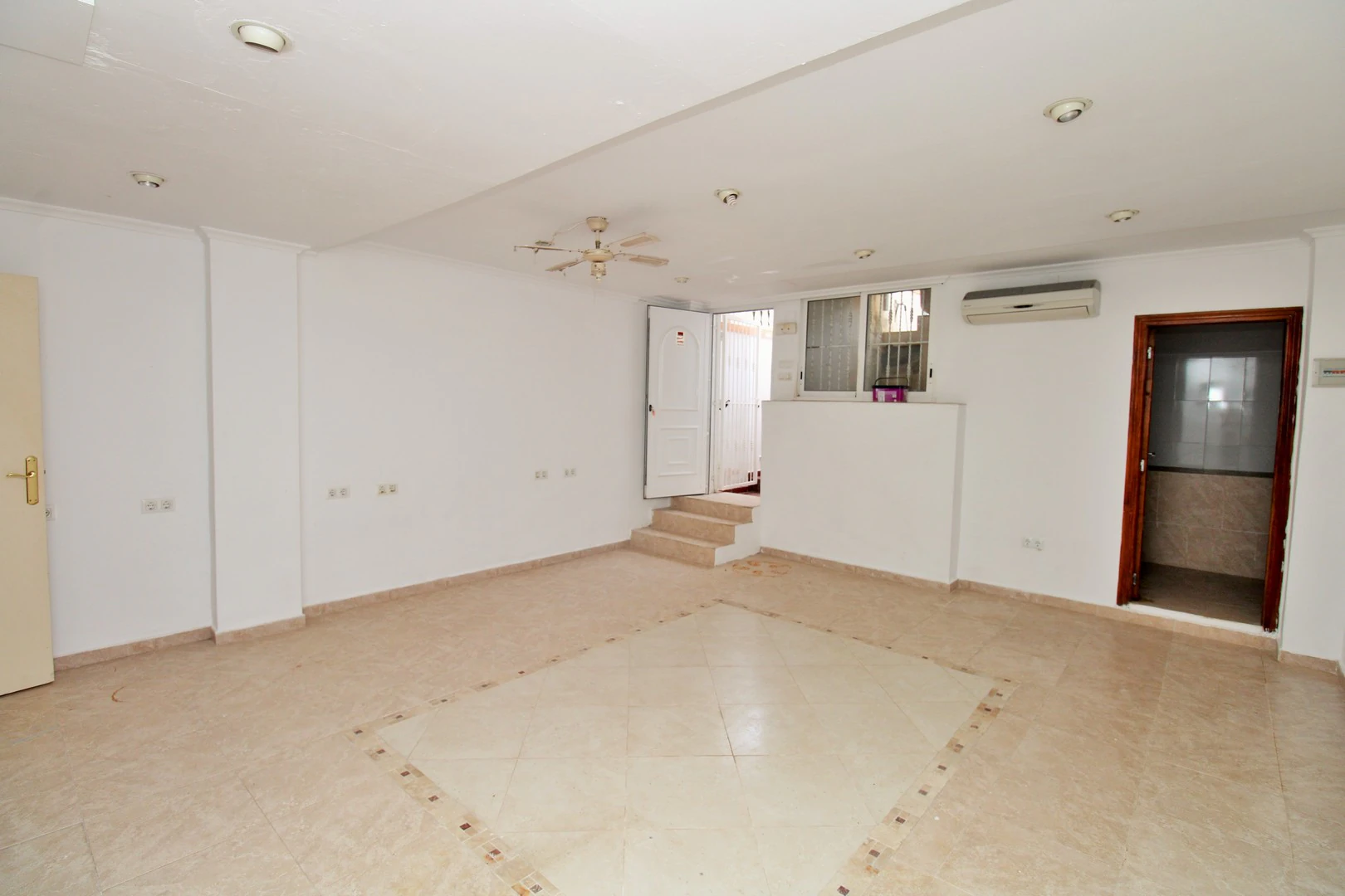 Geschakelde woning te verkoop in Villamartin