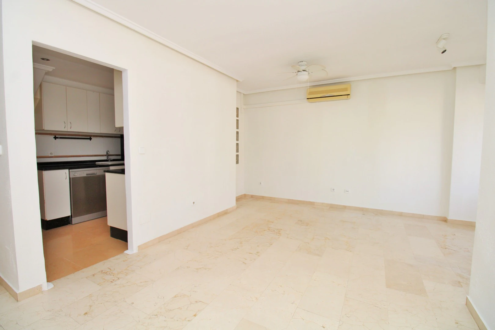Geschakelde woning te verkoop in Villamartin