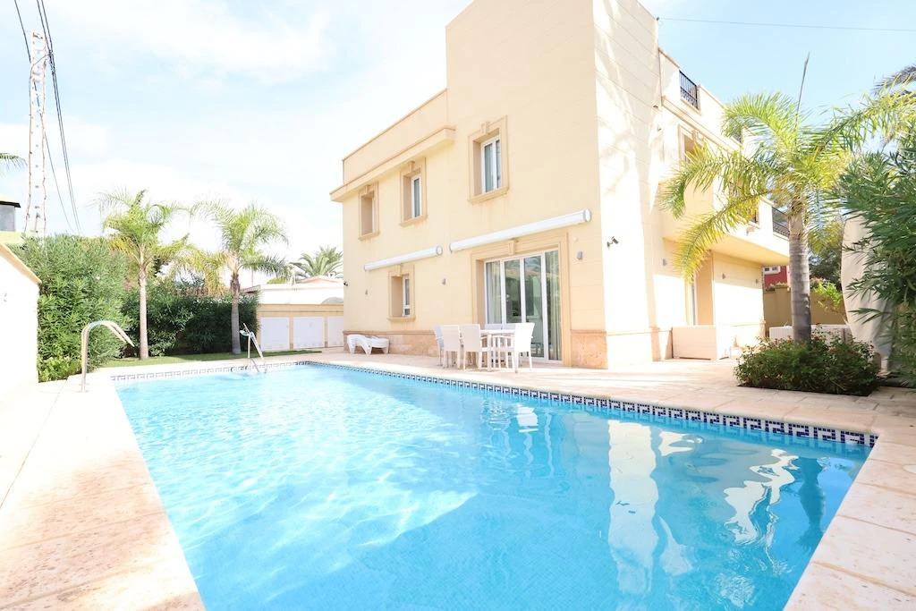 Villa zum verkauf in Cabo Roig