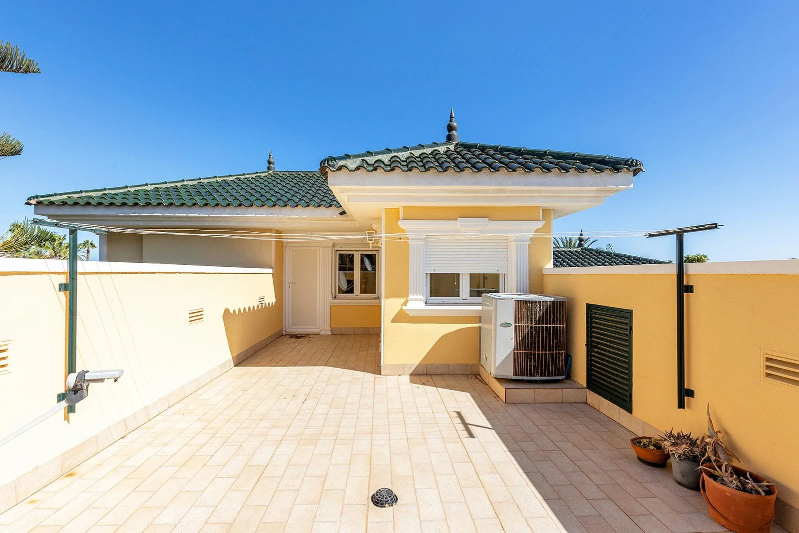 Opportunity for a luxury villa with more than 500m2 of living space