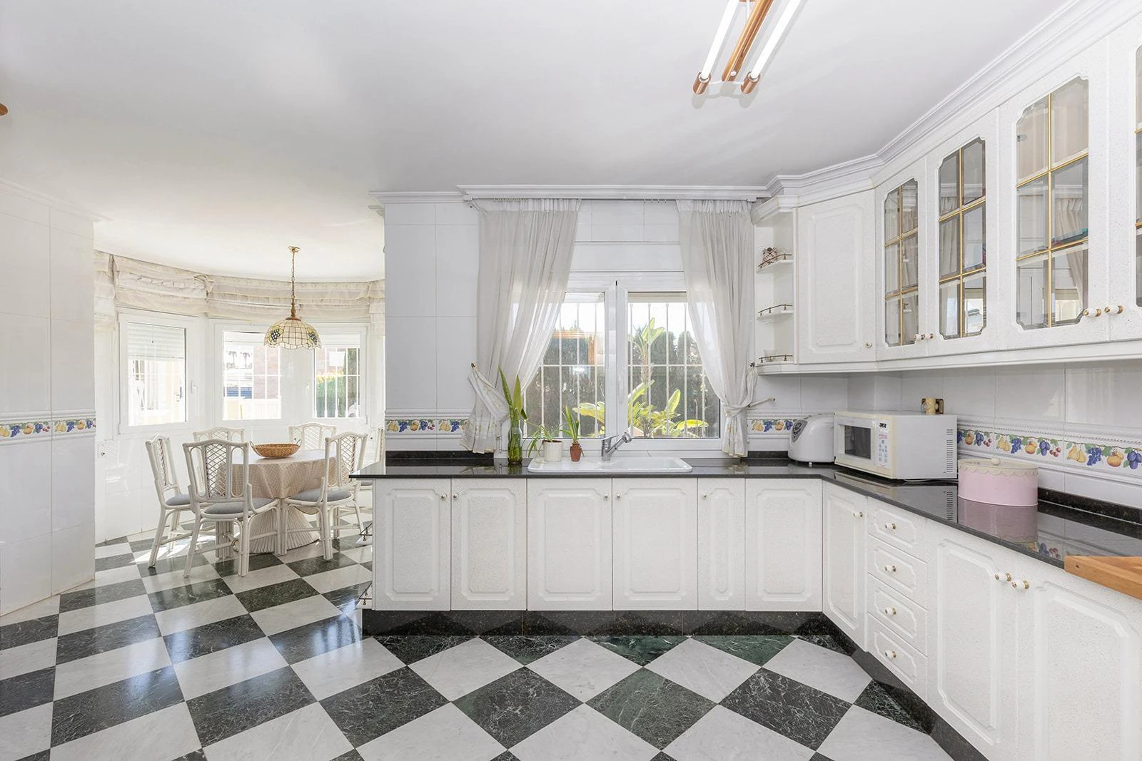 Opportunity for a luxury villa with more than 500m2 of living space
