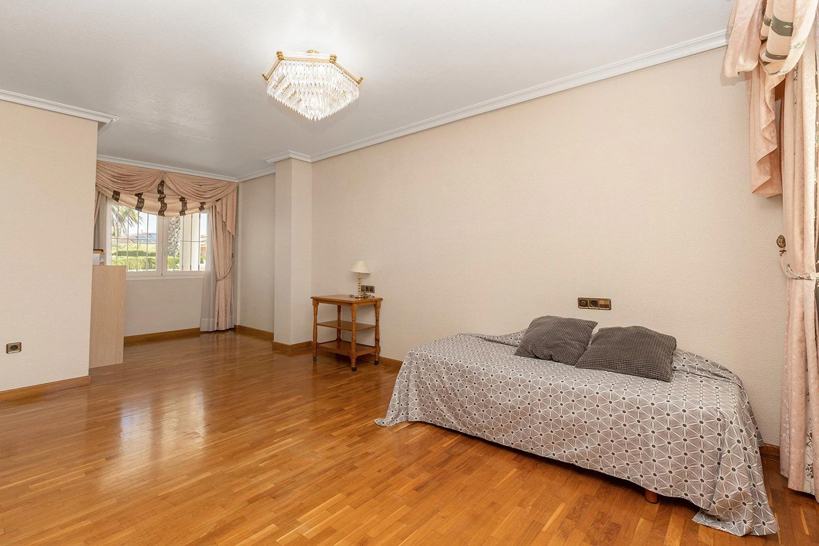 Opportunity for a luxury villa with more than 500m2 of living space