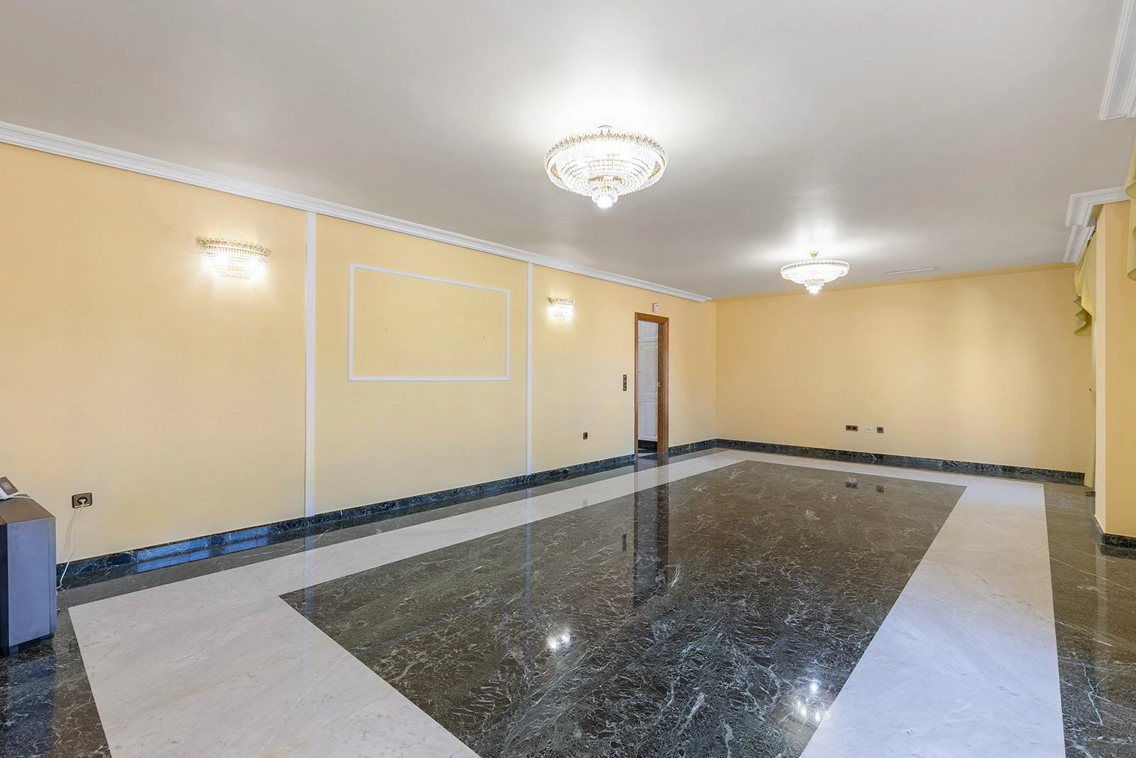 Opportunity for a luxury villa with more than 500m2 of living space