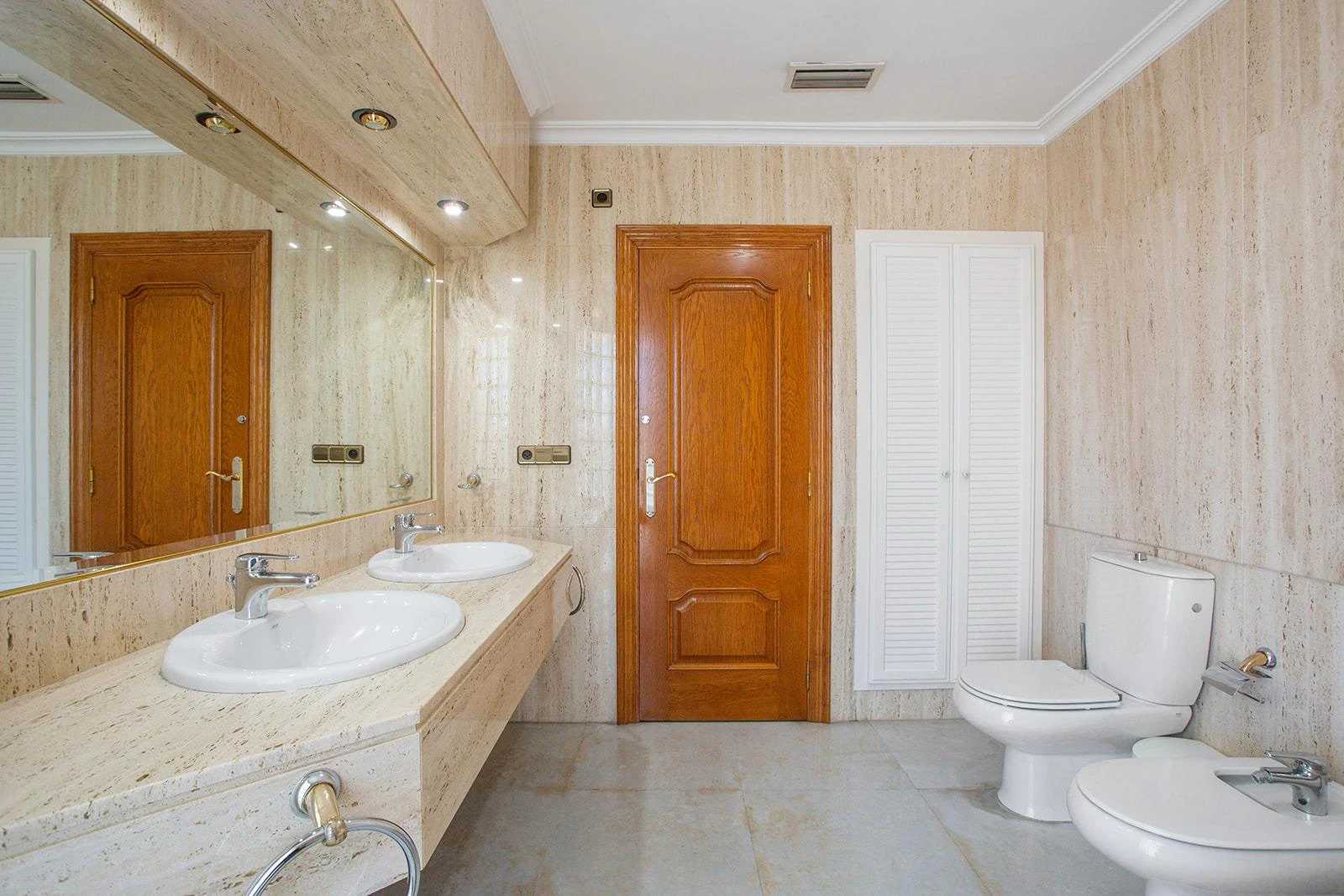 Opportunity for a luxury villa with more than 500m2 of living space