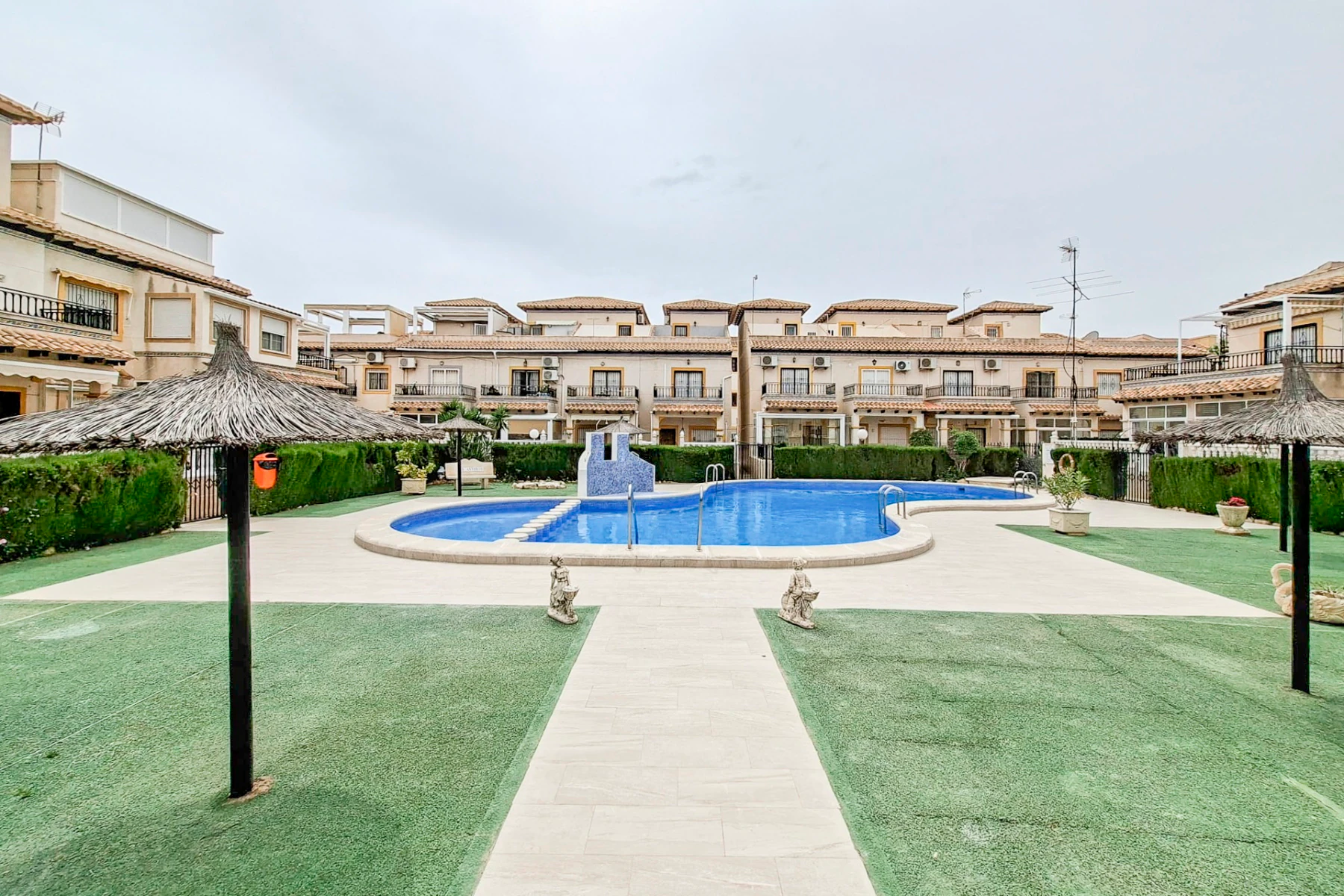 Bungalow for sale in Orihuela Costa