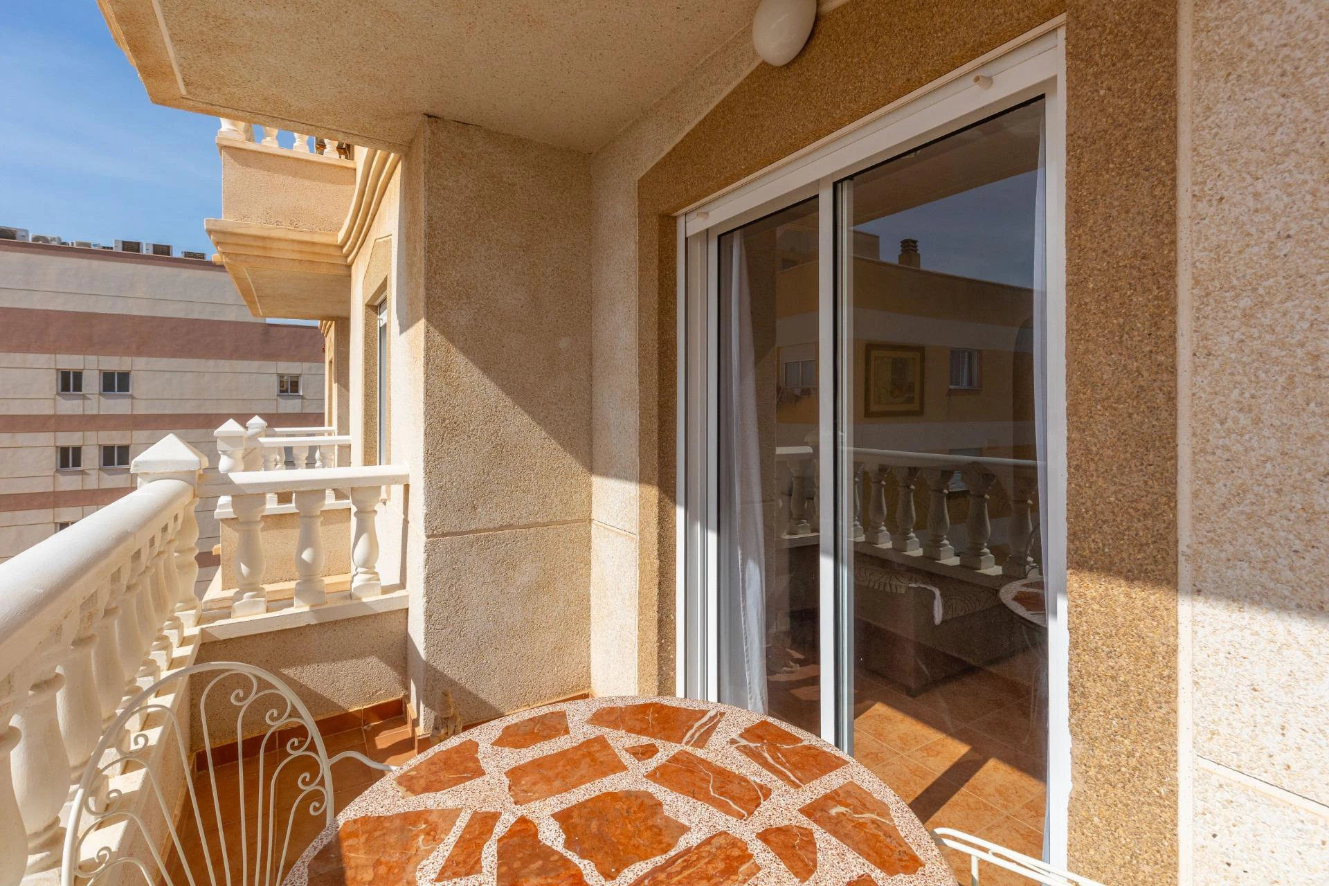 Soloppgang og middelhavsbris i Nueva Torrevieja! 2 soverom + felles svømmebasseng