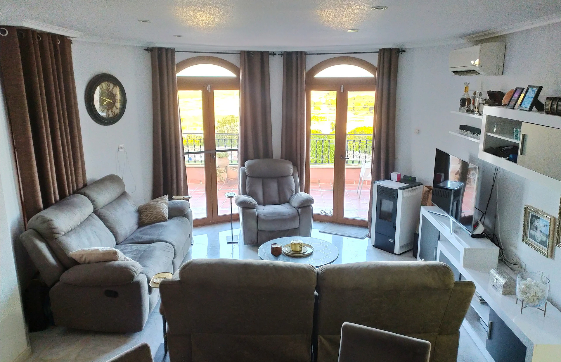 Villa for sale in San Miguel De Salinas
