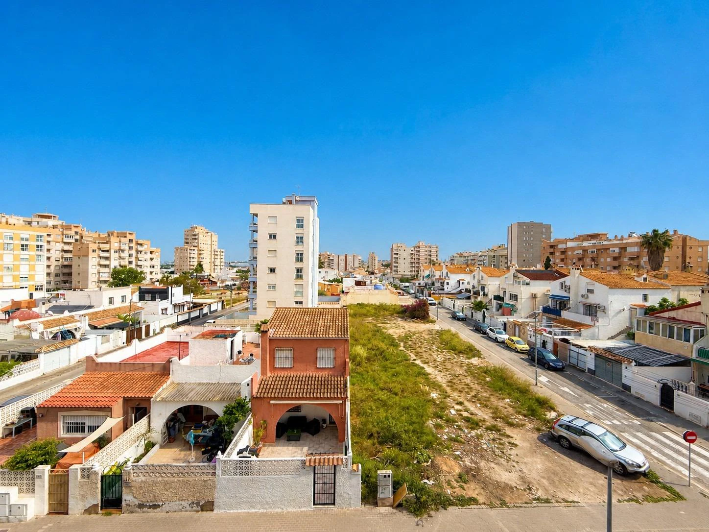 Opportunity to own a 2-bedroom apartment with unobstructed views and a swimming pool
