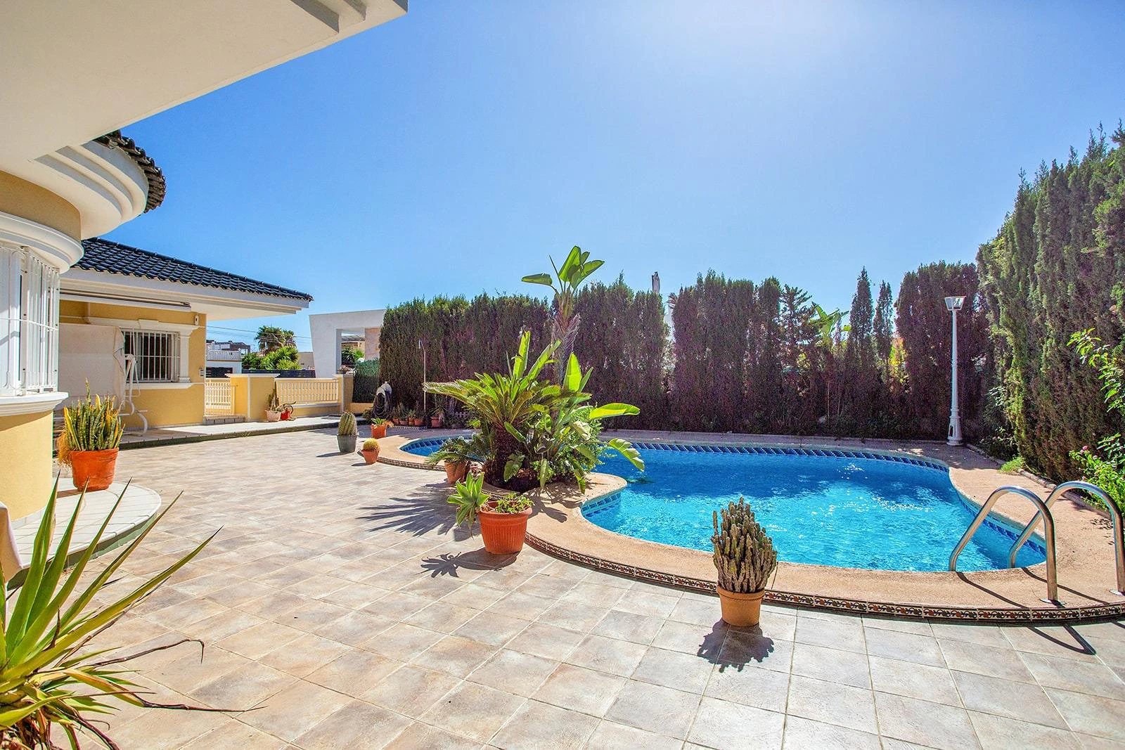 Opportunity for a luxury villa with more than 500m2 of living space