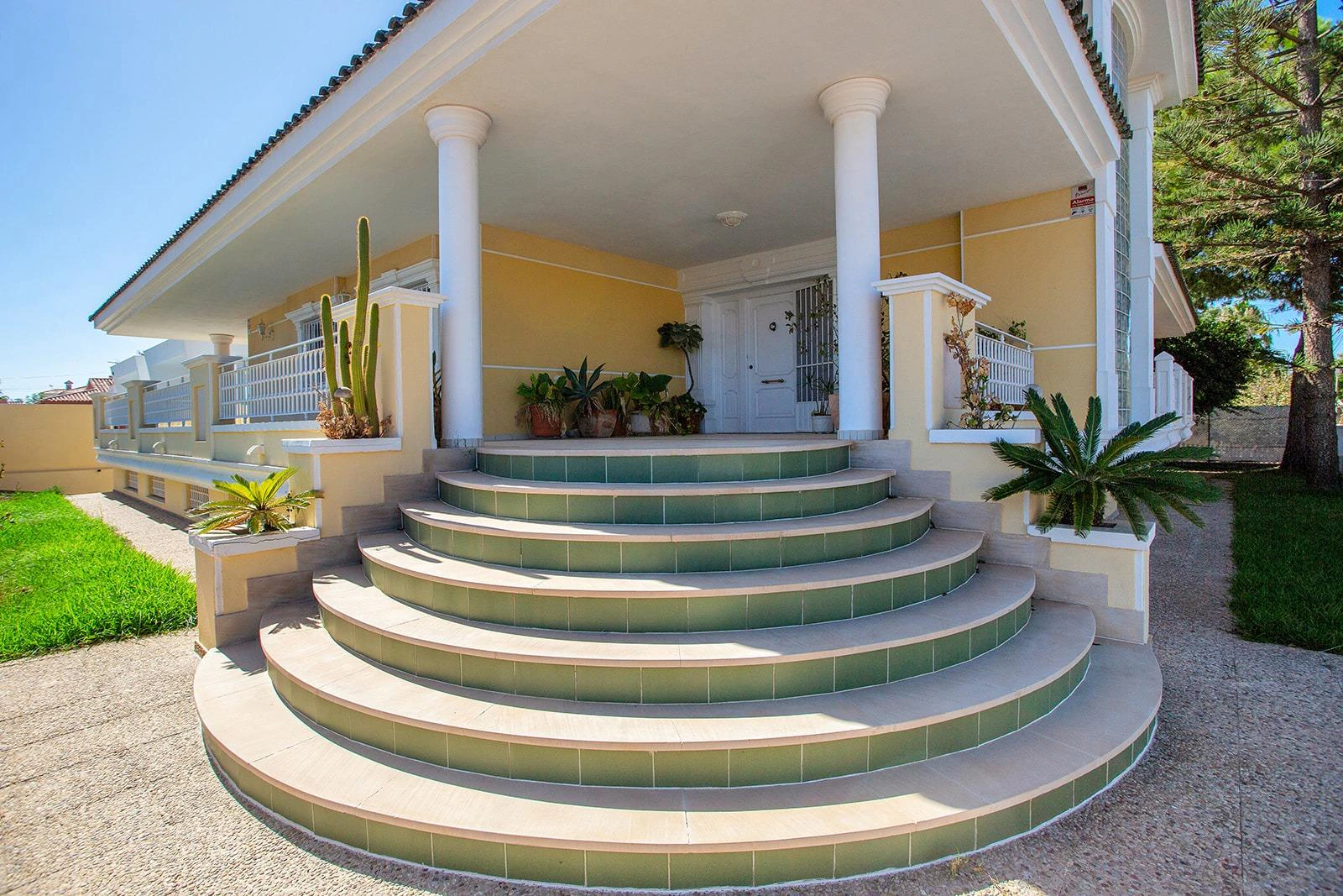 Opportunity for a luxury villa with more than 500m2 of living space