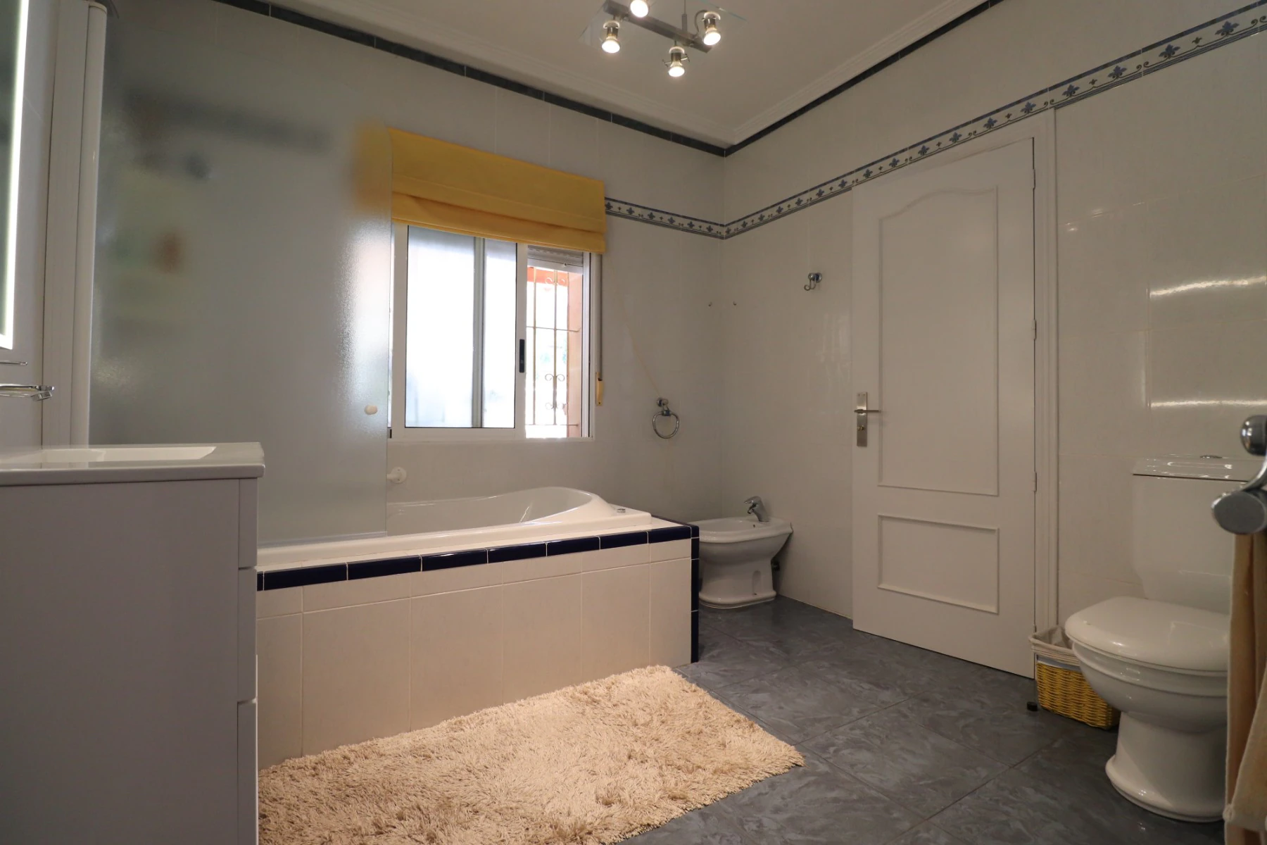 Villa for sale in Algorfa
