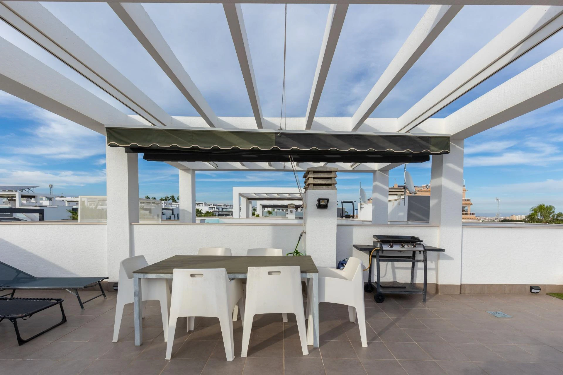 Lägenhet på övervåningen med privat solterrass – Oasis Beach 7, Punta Prima (Torrevieja)