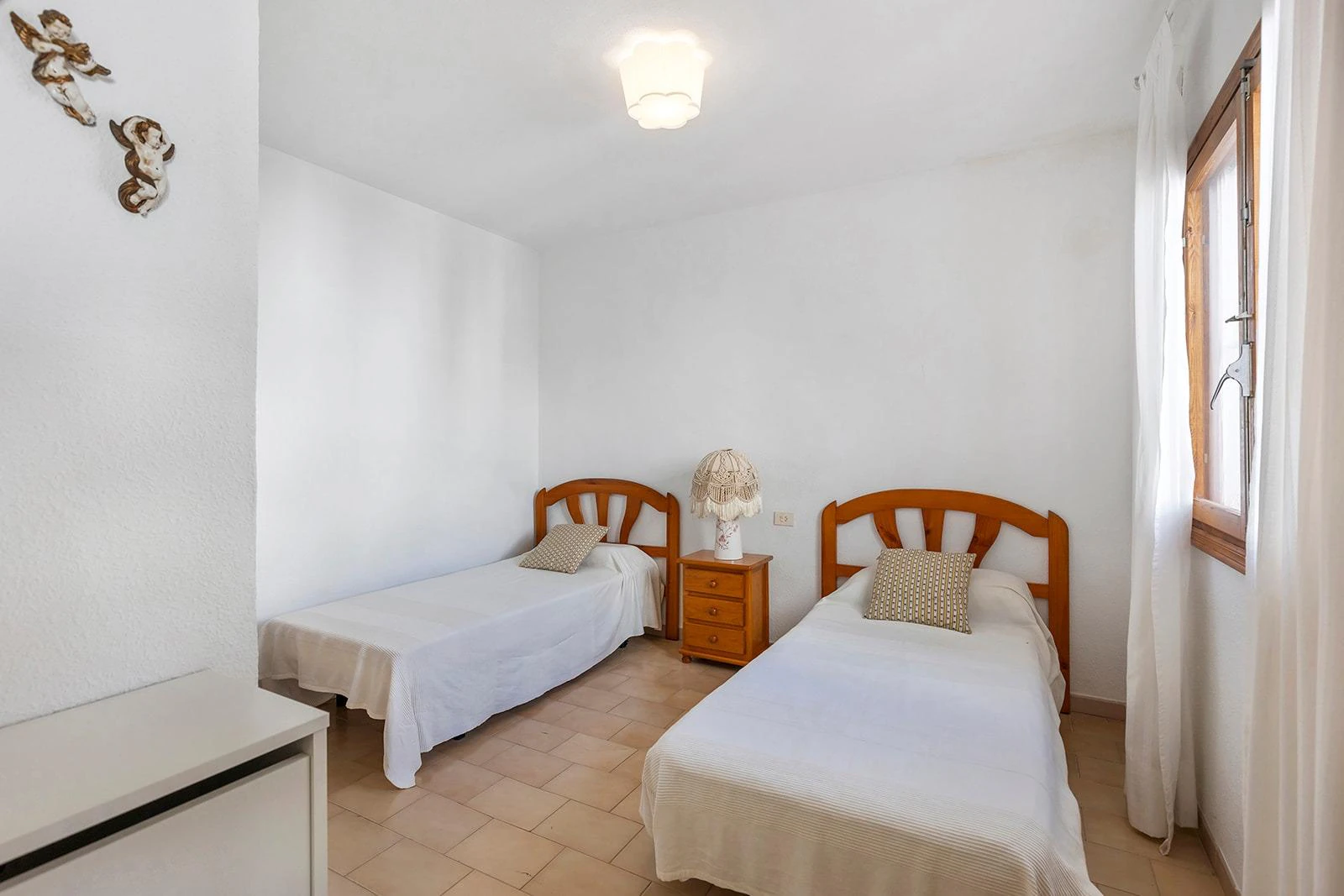 Townhouse in Residencial Calas Blancas – 6 Bedrooms - Only 500m from Playa del Cura ️