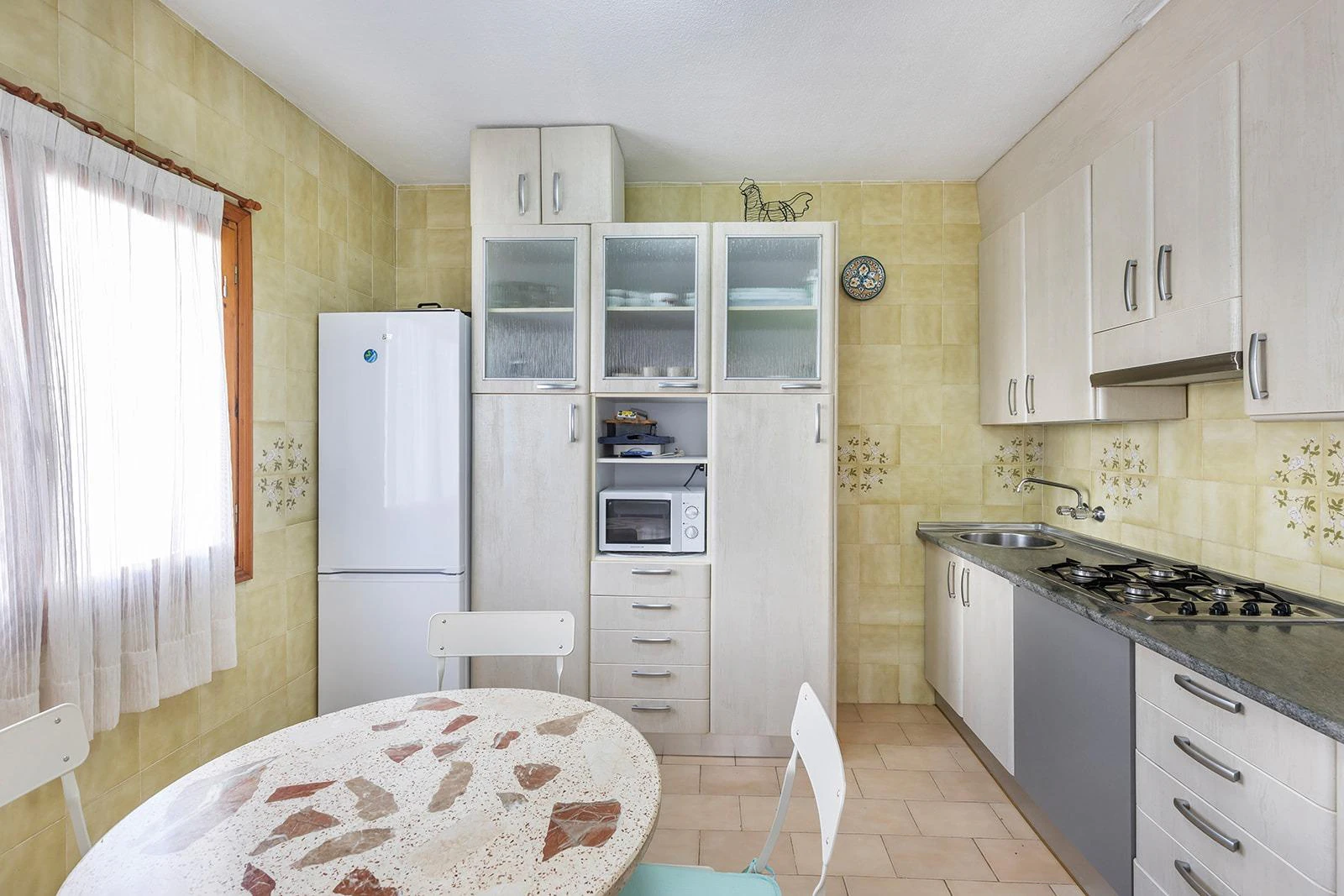 Townhouse in Residencial Calas Blancas – 6 Bedrooms - Only 500m from Playa del Cura ️