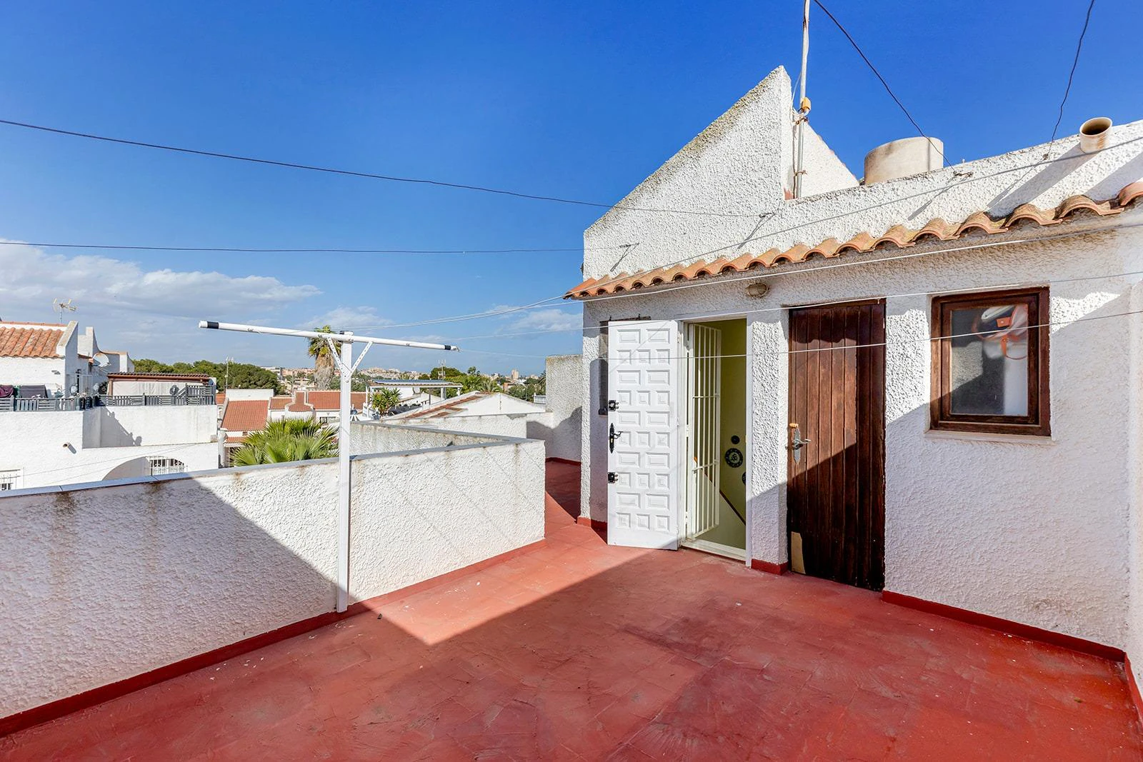 Townhouse in Residencial Calas Blancas – 6 Bedrooms - Only 500m from Playa del Cura ️