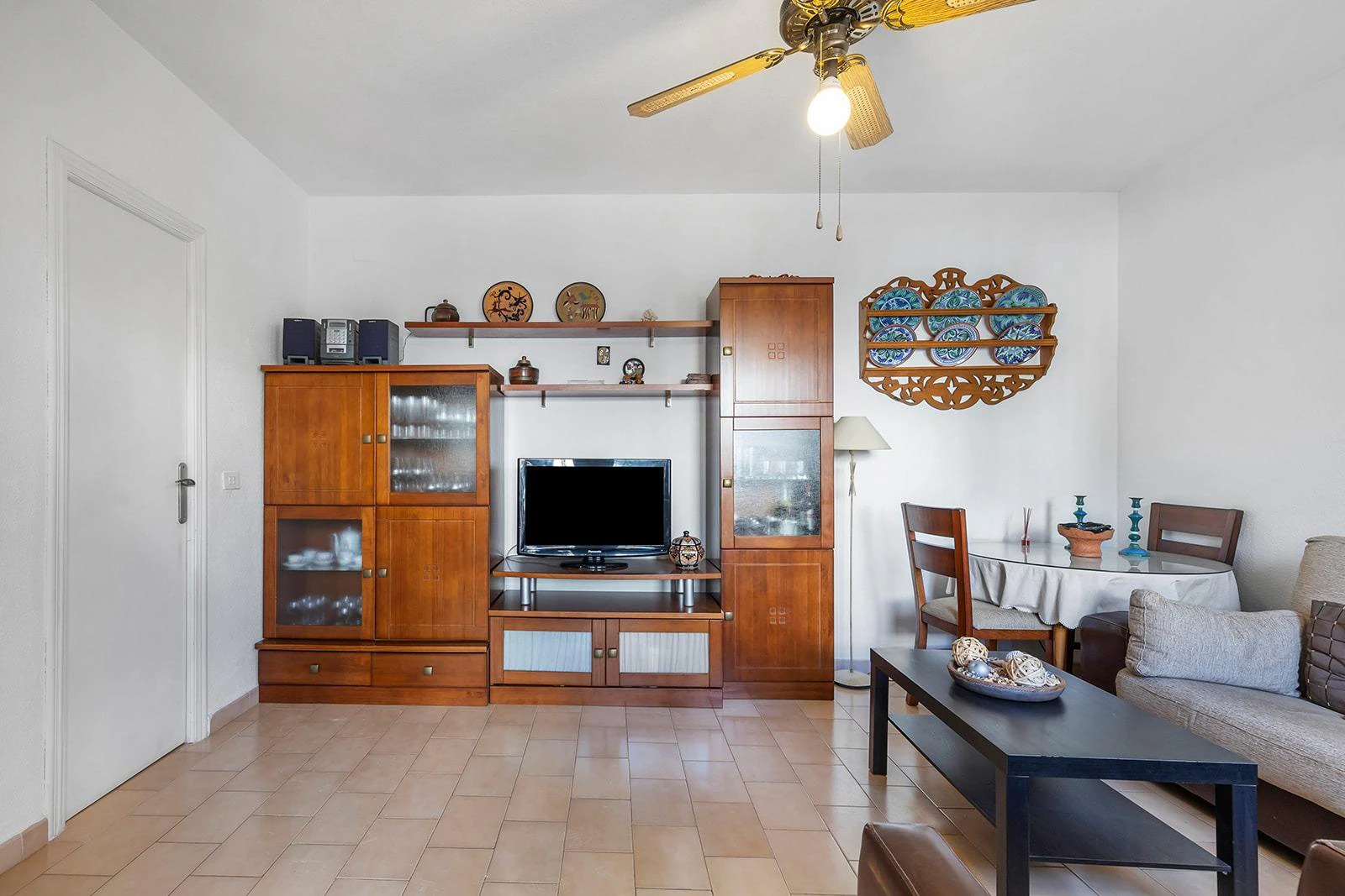 Townhouse in Residencial Calas Blancas – 6 Bedrooms - Only 500m from Playa del Cura ️