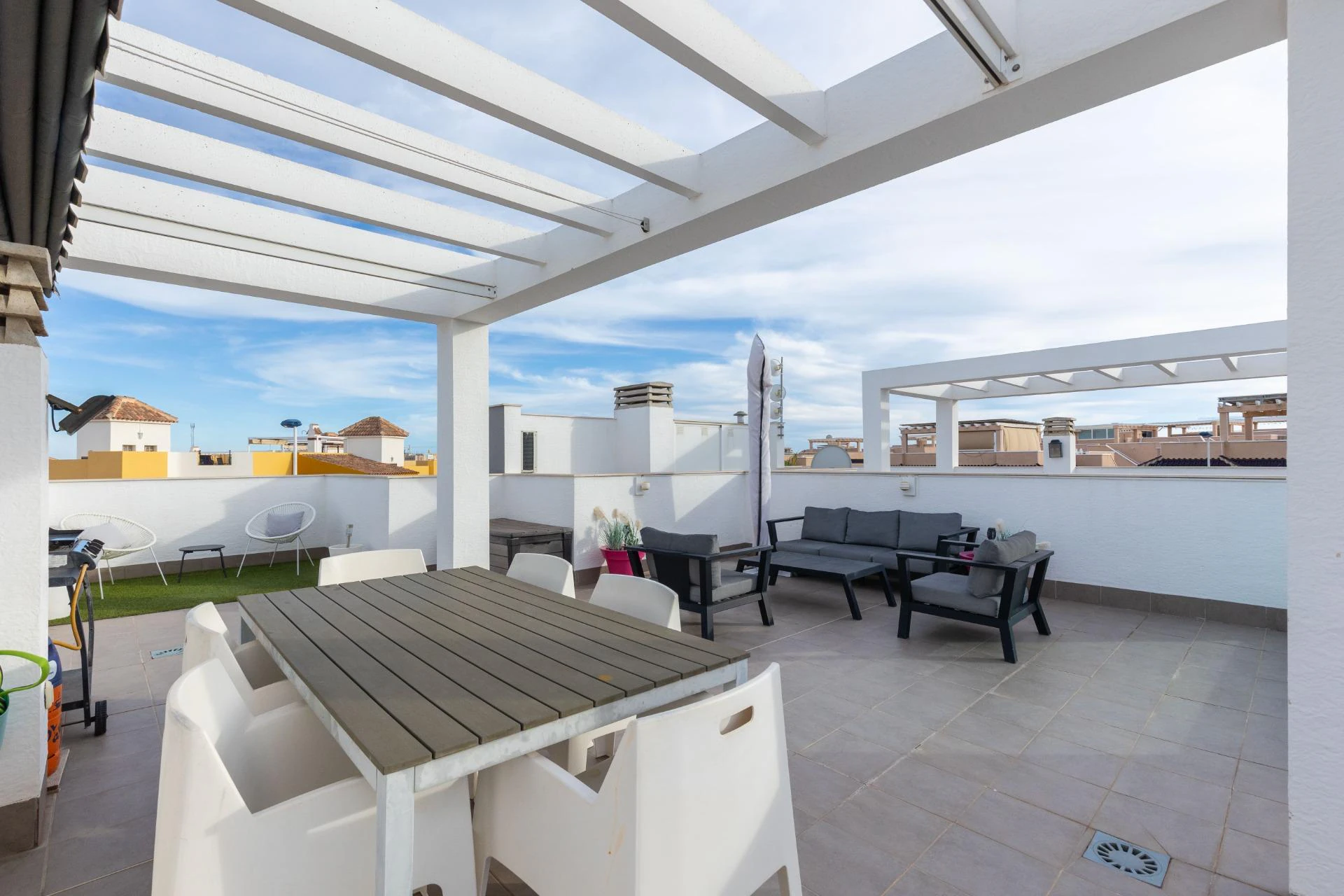Lägenhet på övervåningen med privat solterrass – Oasis Beach 7, Punta Prima (Torrevieja)
