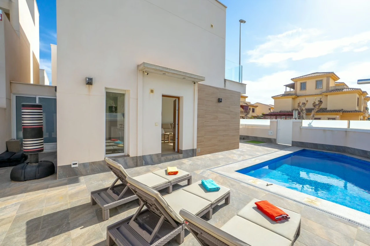 Villa zum verkauf in Pilar De La Horadada