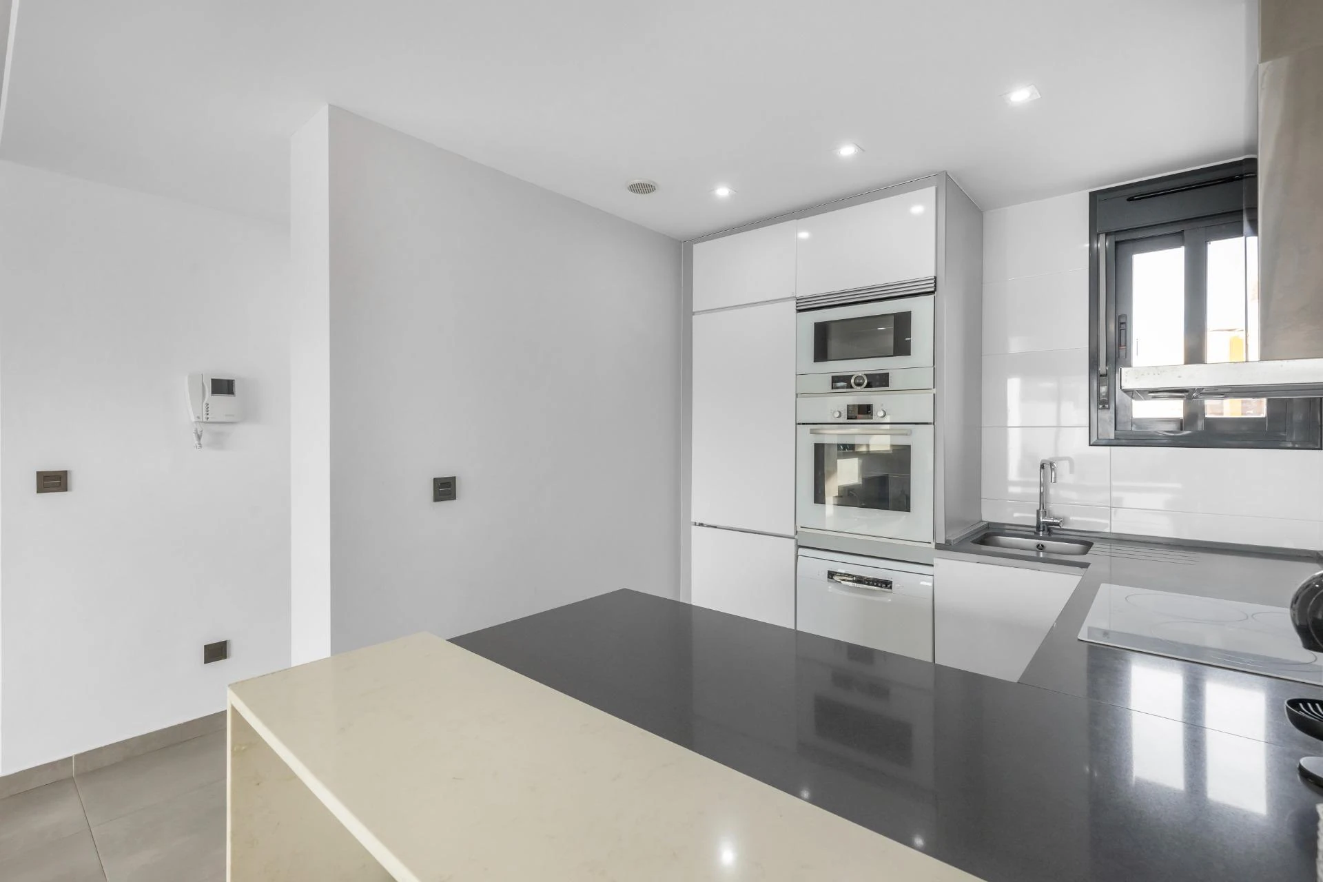 Lägenhet på övervåningen med privat solterrass – Oasis Beach 7, Punta Prima (Torrevieja)
