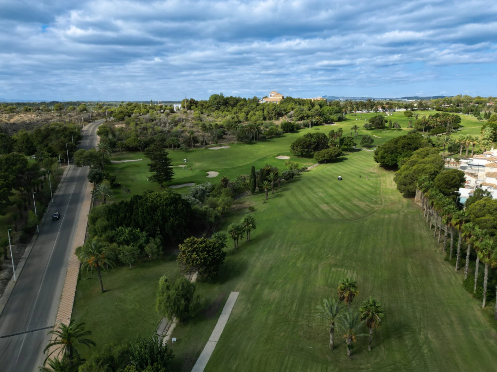 Villa i Campoamor med utsikt over golfbanen og gangavstand til fasiliteter