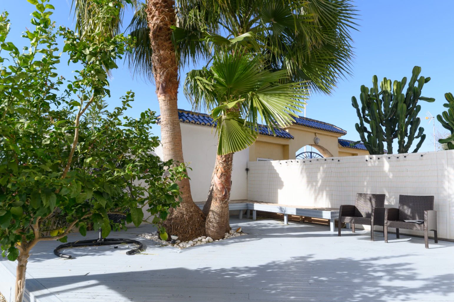 Erdgeschoss-Bungalow zu verkaufen – La Mata Gebiet, große Außenfläche, Poolblick
