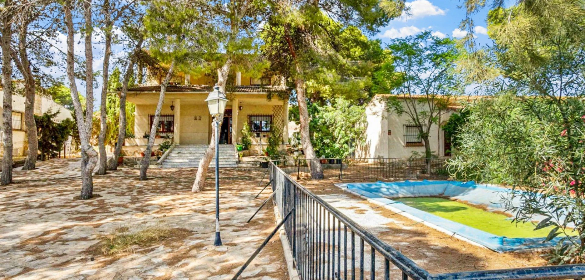 Villa for sale in Torrevieja