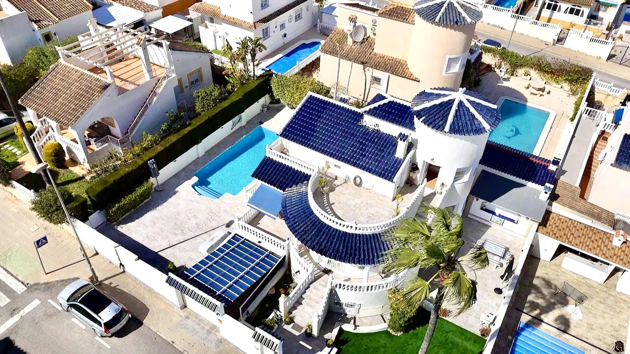 Villa te verkoop in Pinar De Campoverde