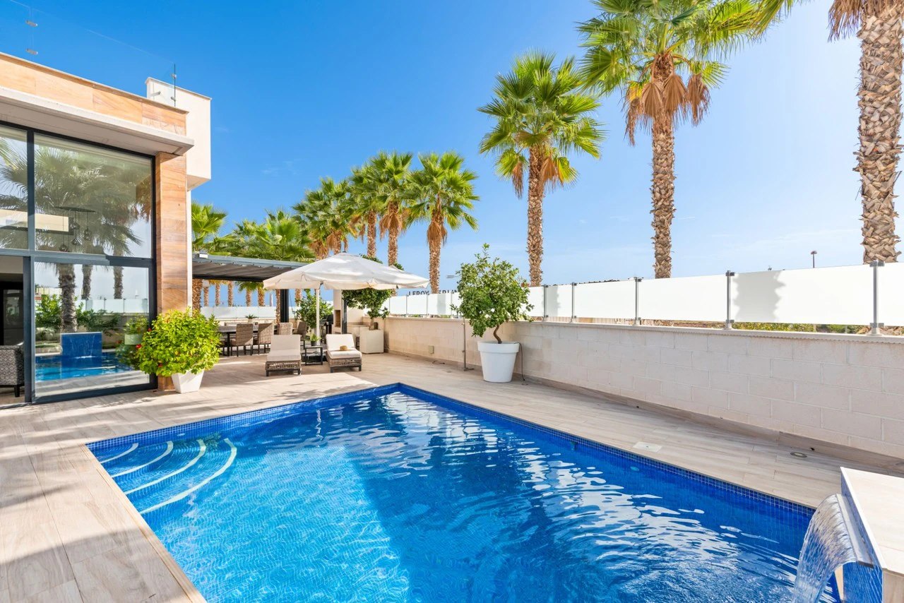 Villa zum verkauf in Cabo Roig