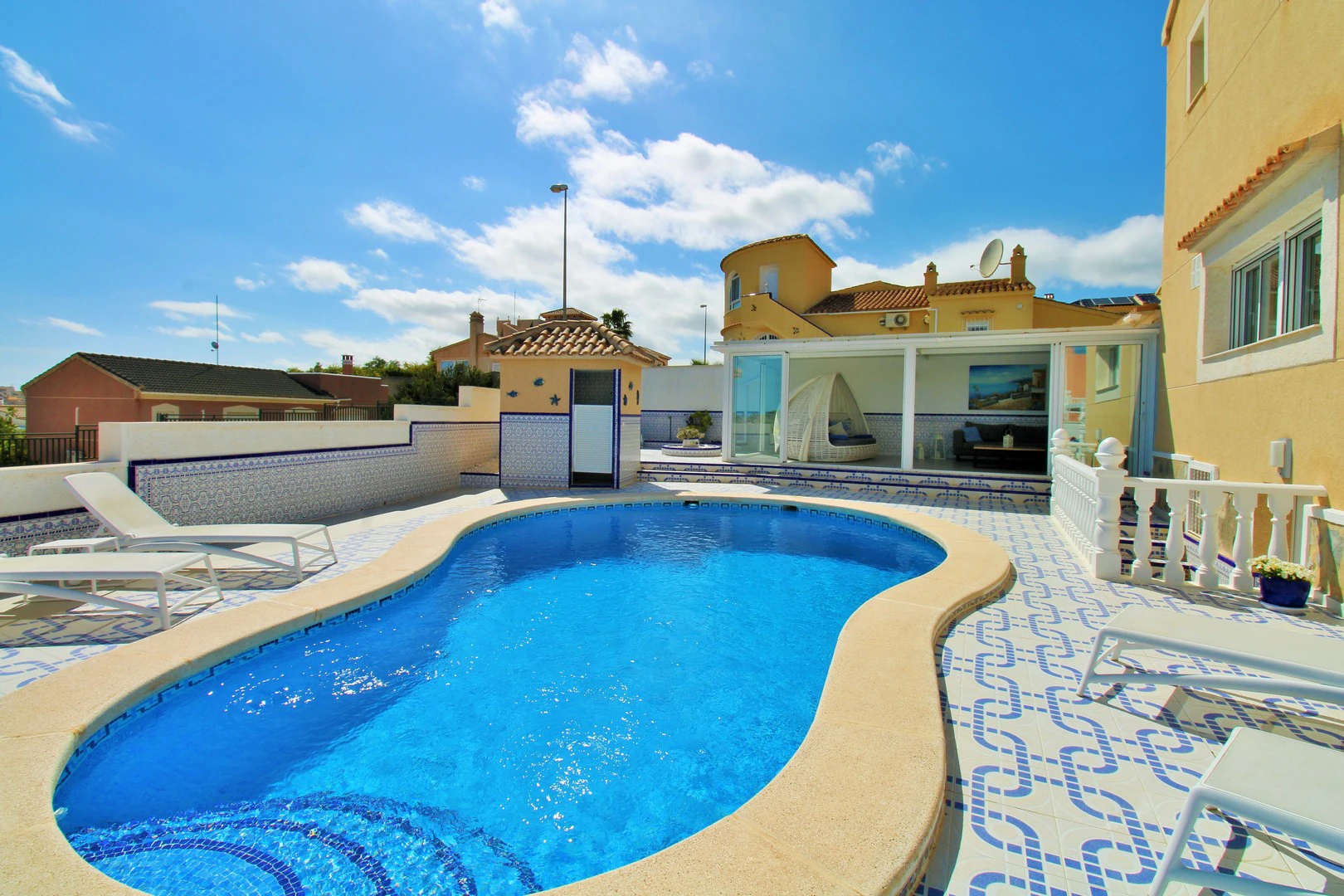 Villa à la vente à Villamartin