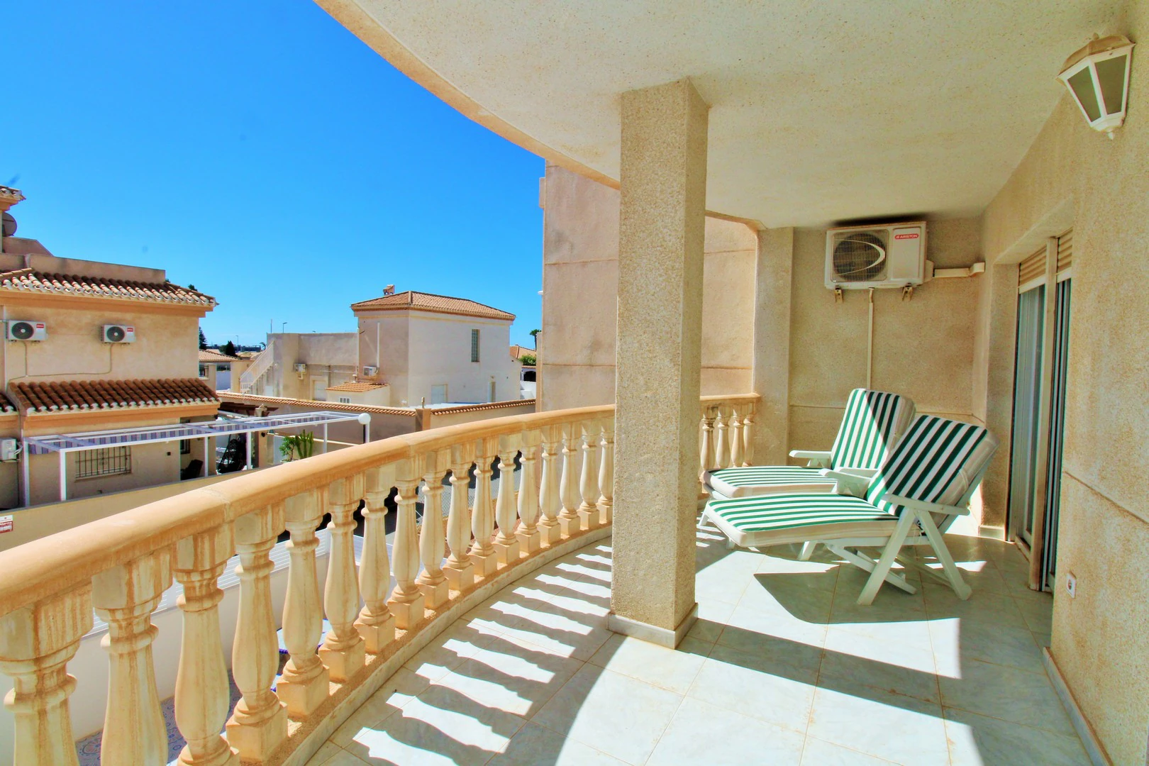 Flat til salg i Playa Flamenca