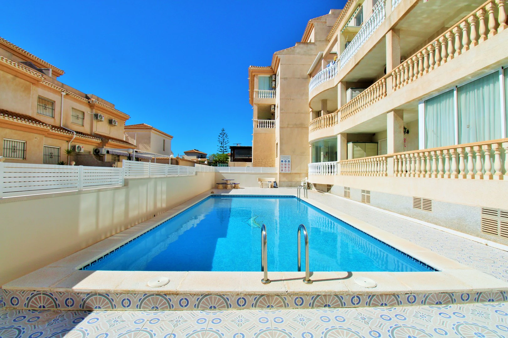 Flat til salg i Playa Flamenca