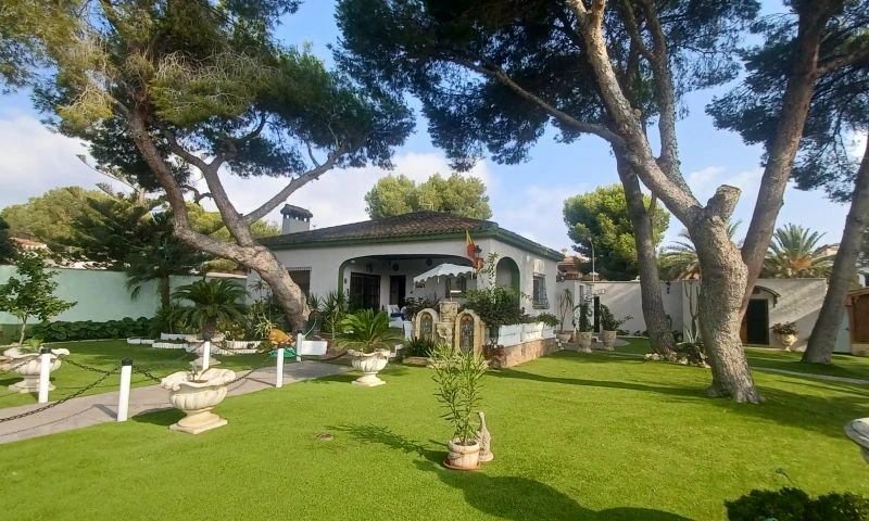 Villa à la vente à Orihuela Costa