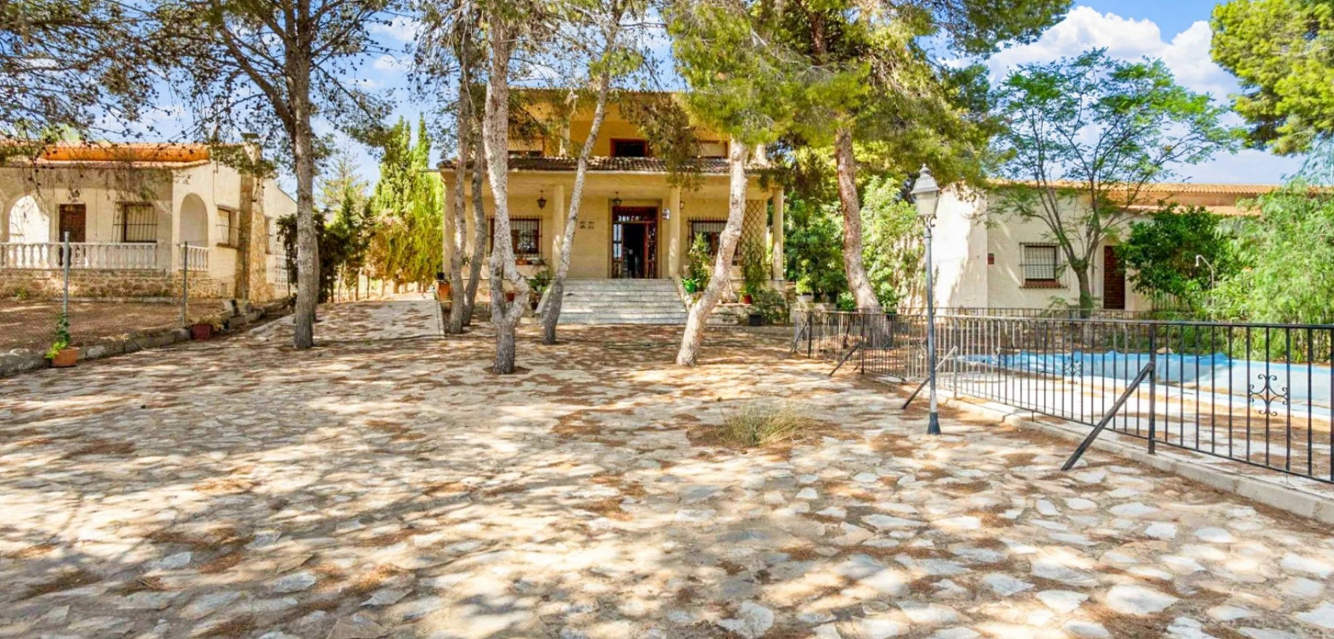 Villa for sale in Torrevieja