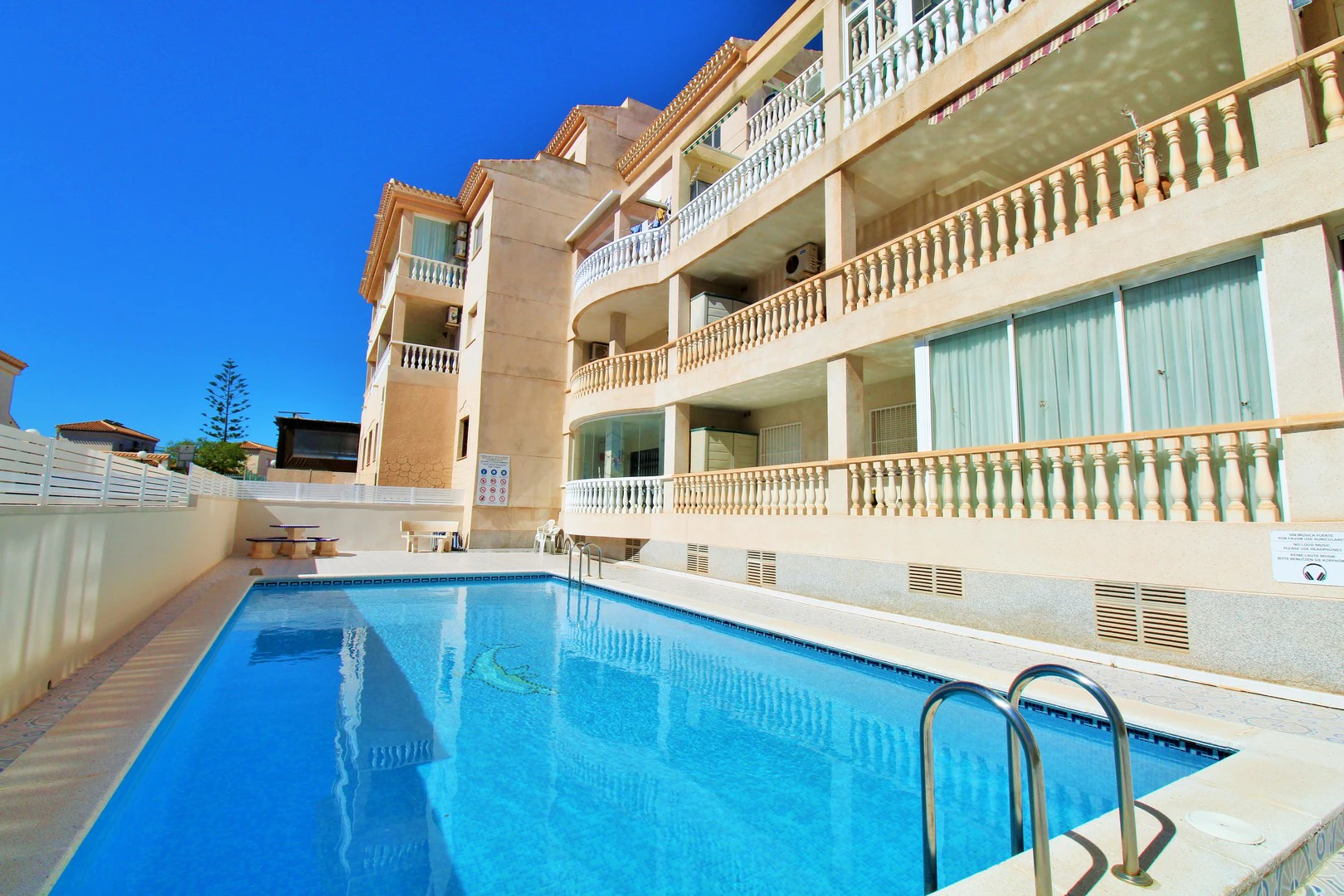 Flat til salg i Playa Flamenca