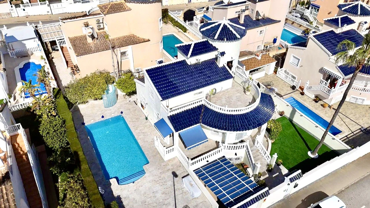 Villa te verkoop in Pinar De Campoverde