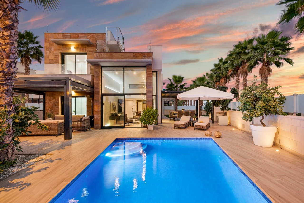 Villa zum verkauf in Cabo Roig