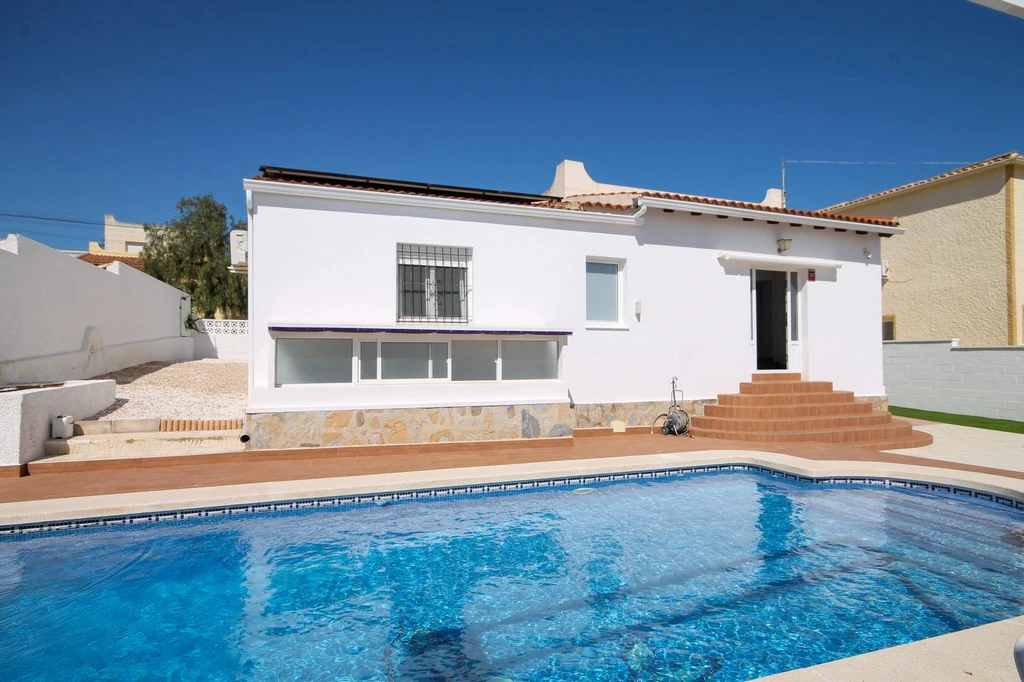 Villa for sale in San Miguel De Salinas