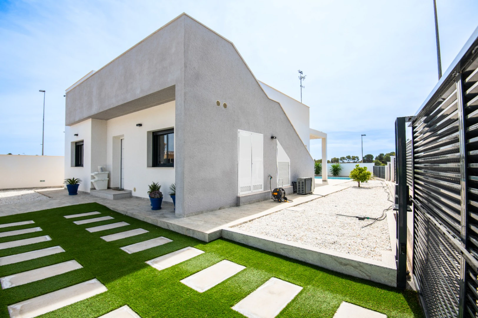 Moderne villa til salgs i Pinar de Campoverde