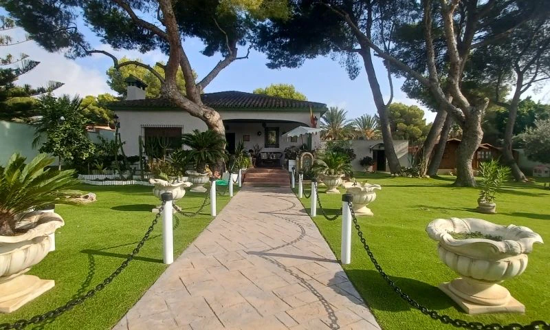 Villa à la vente à Orihuela Costa