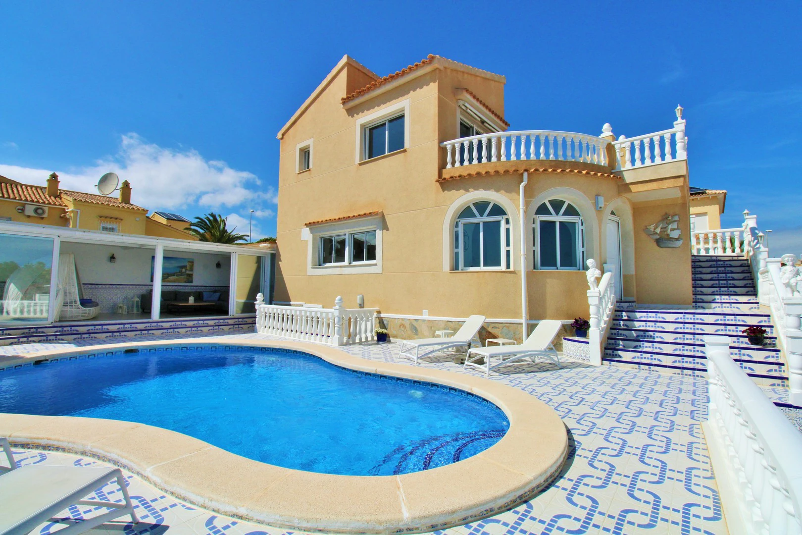 Villa à la vente à Villamartin