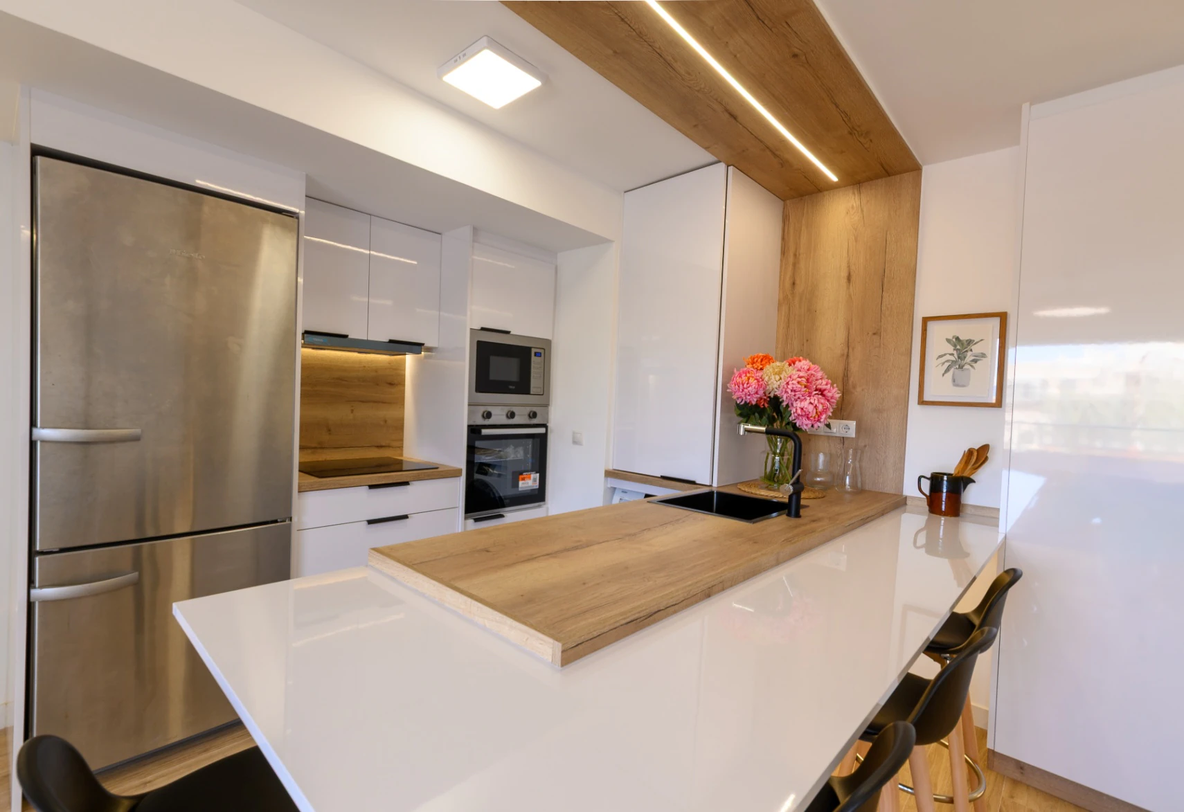 Modern 3-Bedroom Apartment for Sale in Punta Prima Near Cala Piteras