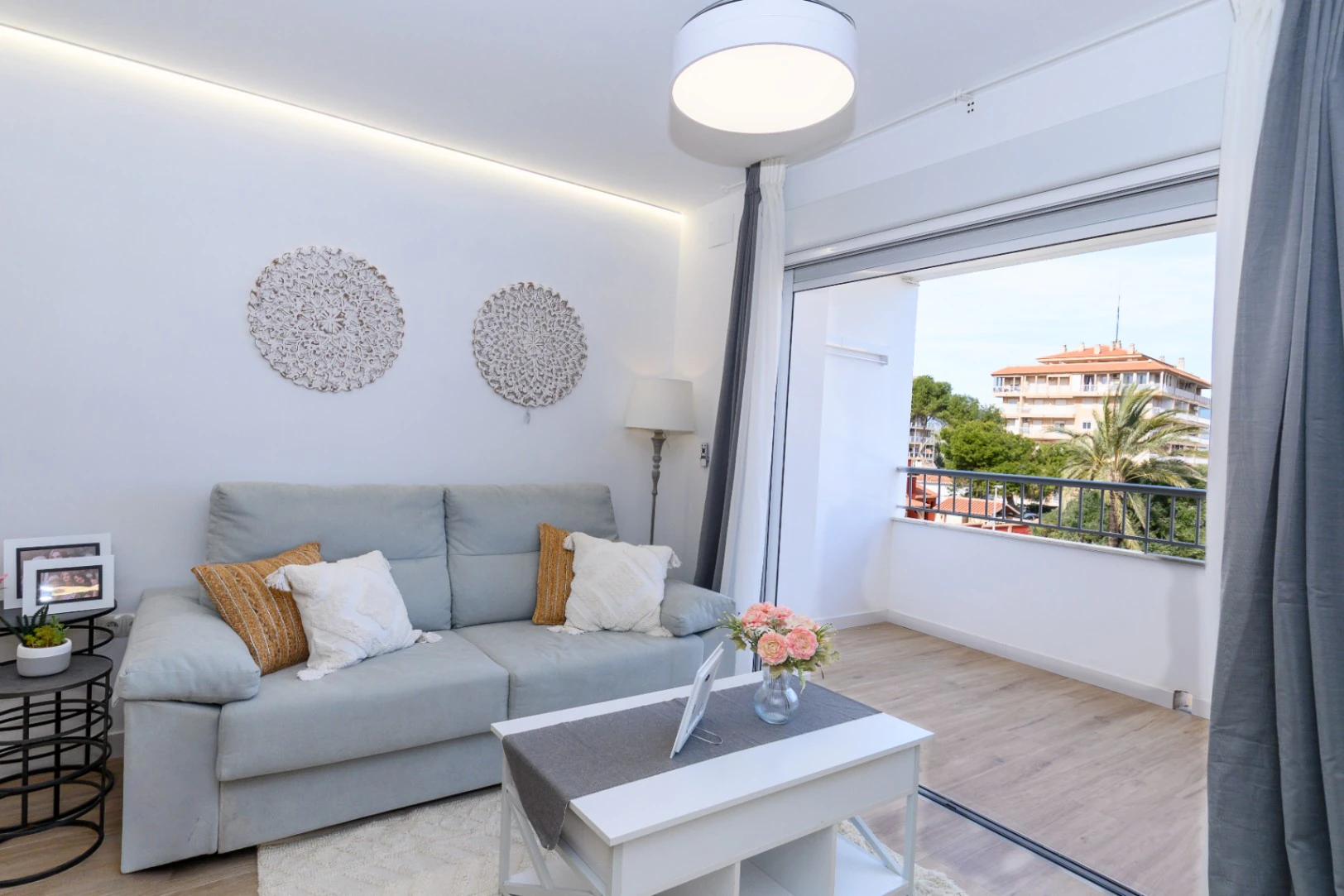 Modern 3-Bedroom Apartment for Sale in Punta Prima Near Cala Piteras