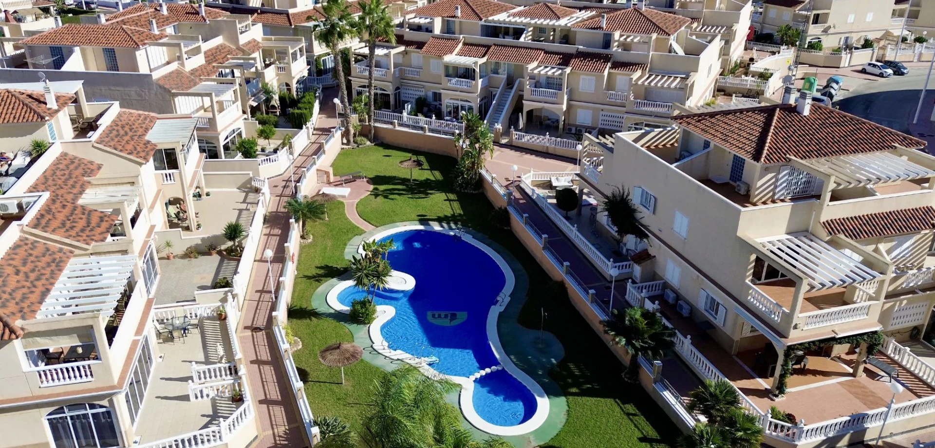 Tvåvåningshus till försäljning i Orihuela Costa