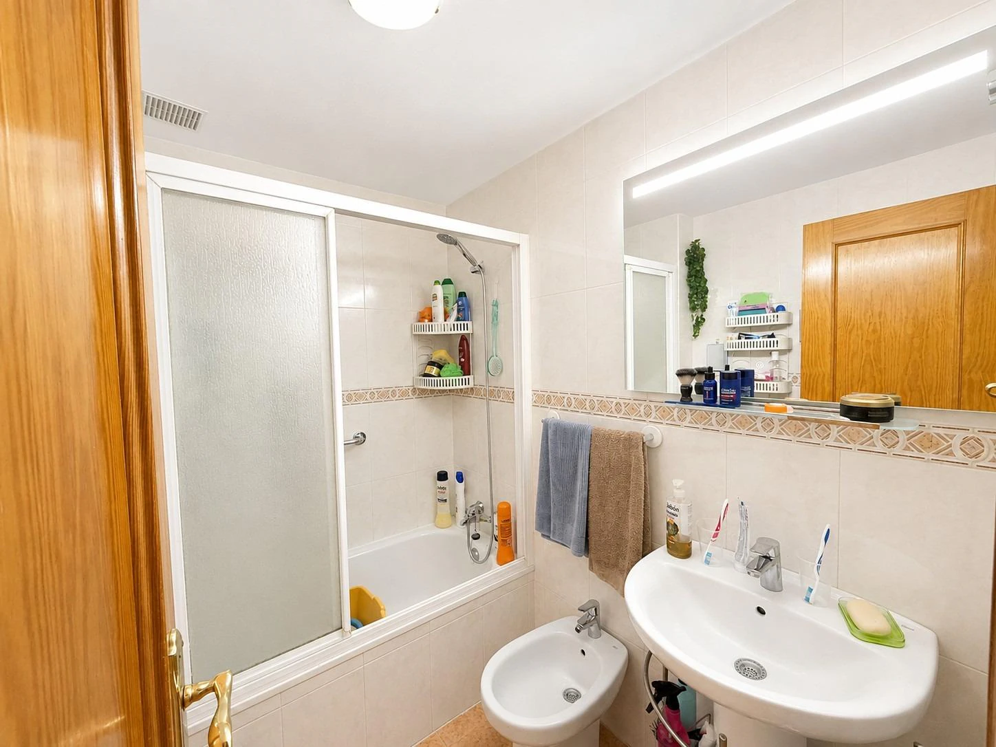 Opportunity for a 2-bedroom apartment with a pool