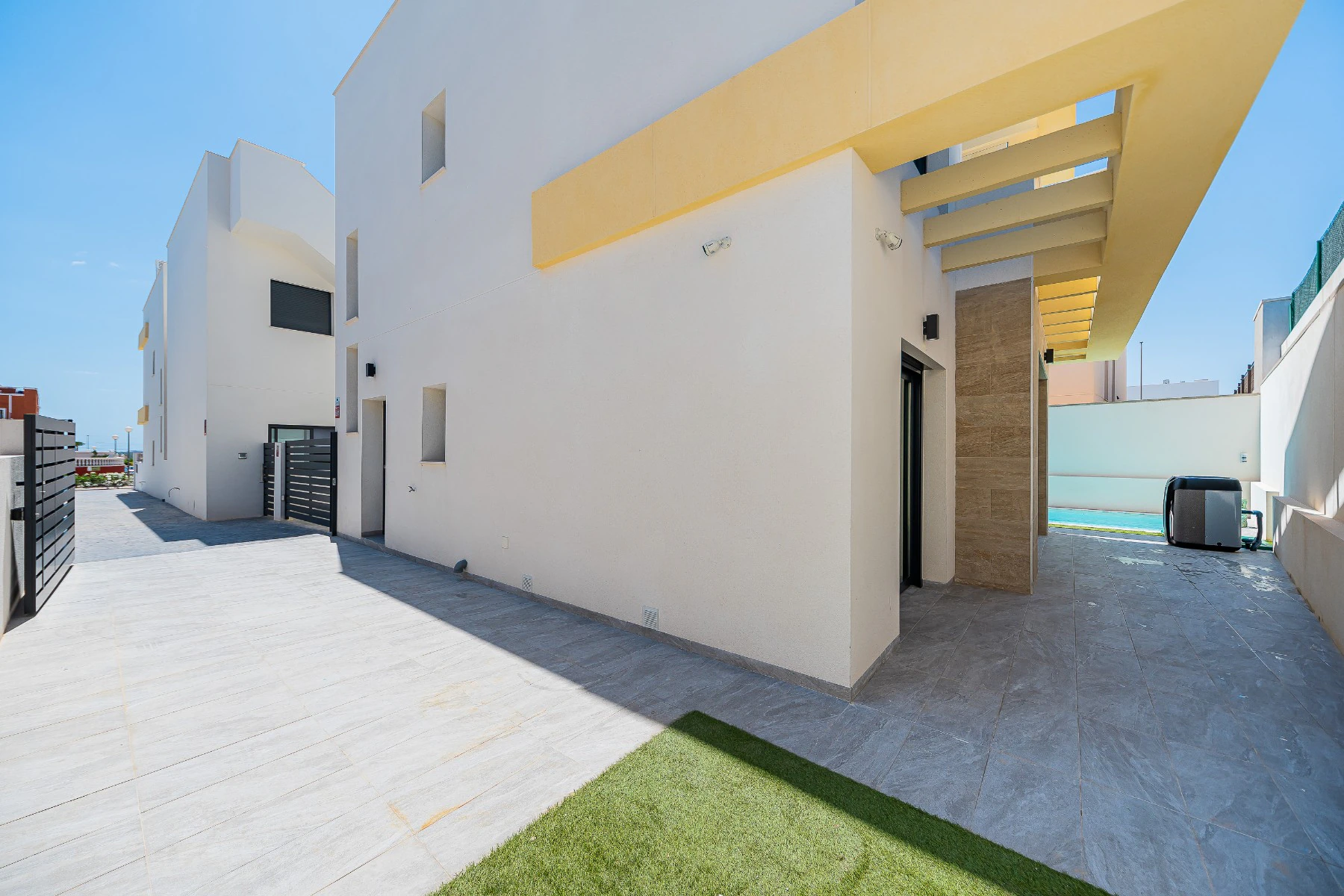 Villa for sale in Los Montesinos