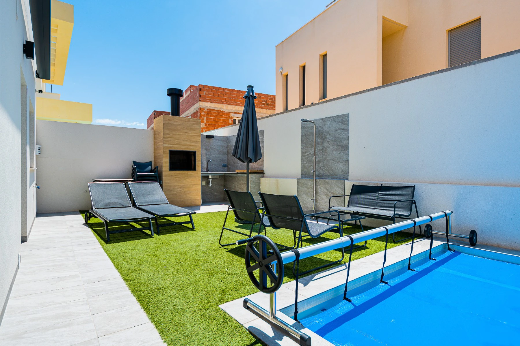 Villa for sale in Los Montesinos