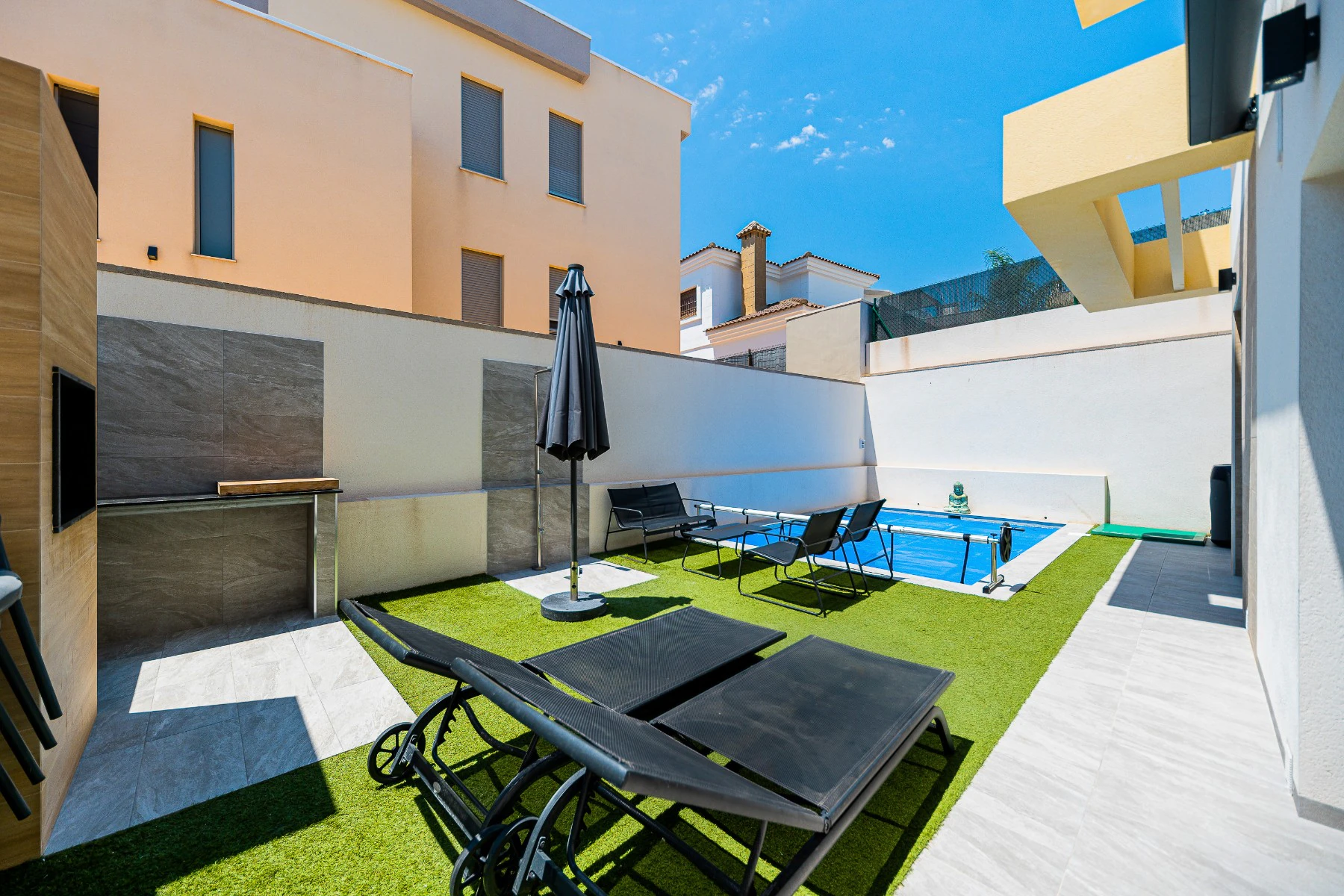 Villa for sale in Los Montesinos