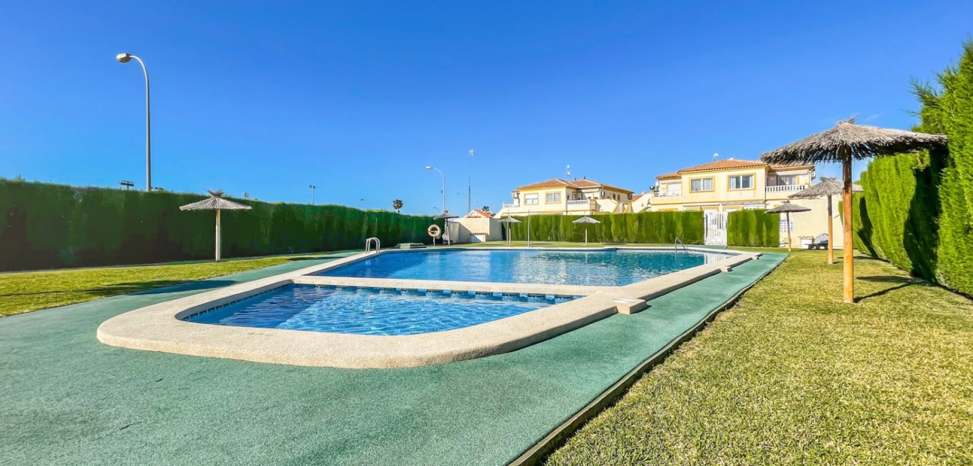 Bungalow for sale in Orihuela Costa